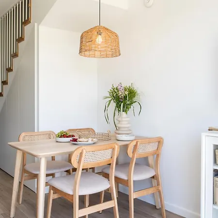 Dom wakacyjny Nadmorska Otulina - Nowoczesne Dwupoziomowe Nad Morzem Z Dużym Ogrodem *