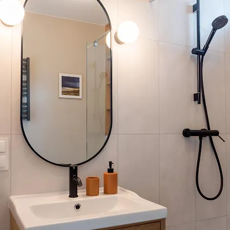 Nadmorska Otulina - Nowoczesne Dwupoziomowe Nad Morzem Z Dużym Ogrodem Dom wakacyjny *