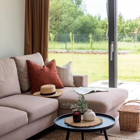 Nadmorska Otulina - Nowoczesne Dwupoziomowe Nad Morzem Z Dużym Ogrodem Ustka