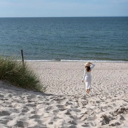 Nadmorska Otulina - Nowoczesne Dwupoziomowe Nad Morzem Z Dużym Ogrodem Ustka