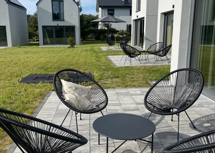 Nadmorska Otulina - Nowoczesne Dwupoziomowe Nad Morzem Z Duzym Ogrodem