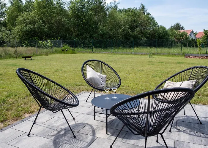 Nadmorska Otulina - Nowoczesne Dwupoziomowe Nad Morzem Z Duzym Ogrodem