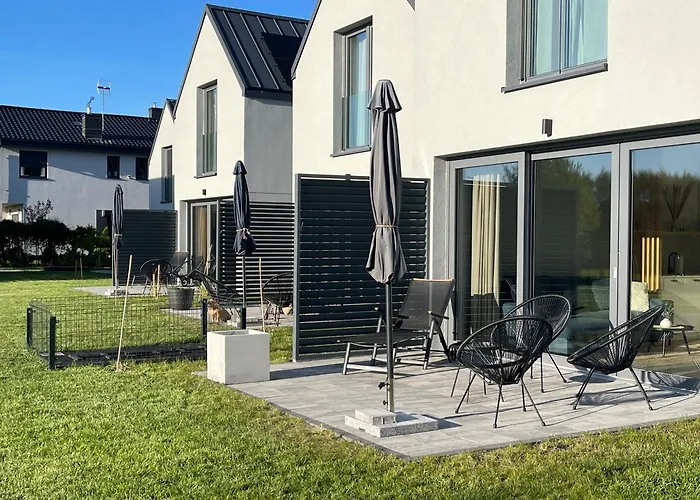 Nadmorska Otulina - Nowoczesne Dwupoziomowe Nad Morzem Z Duzym Ogrodem * Ustka